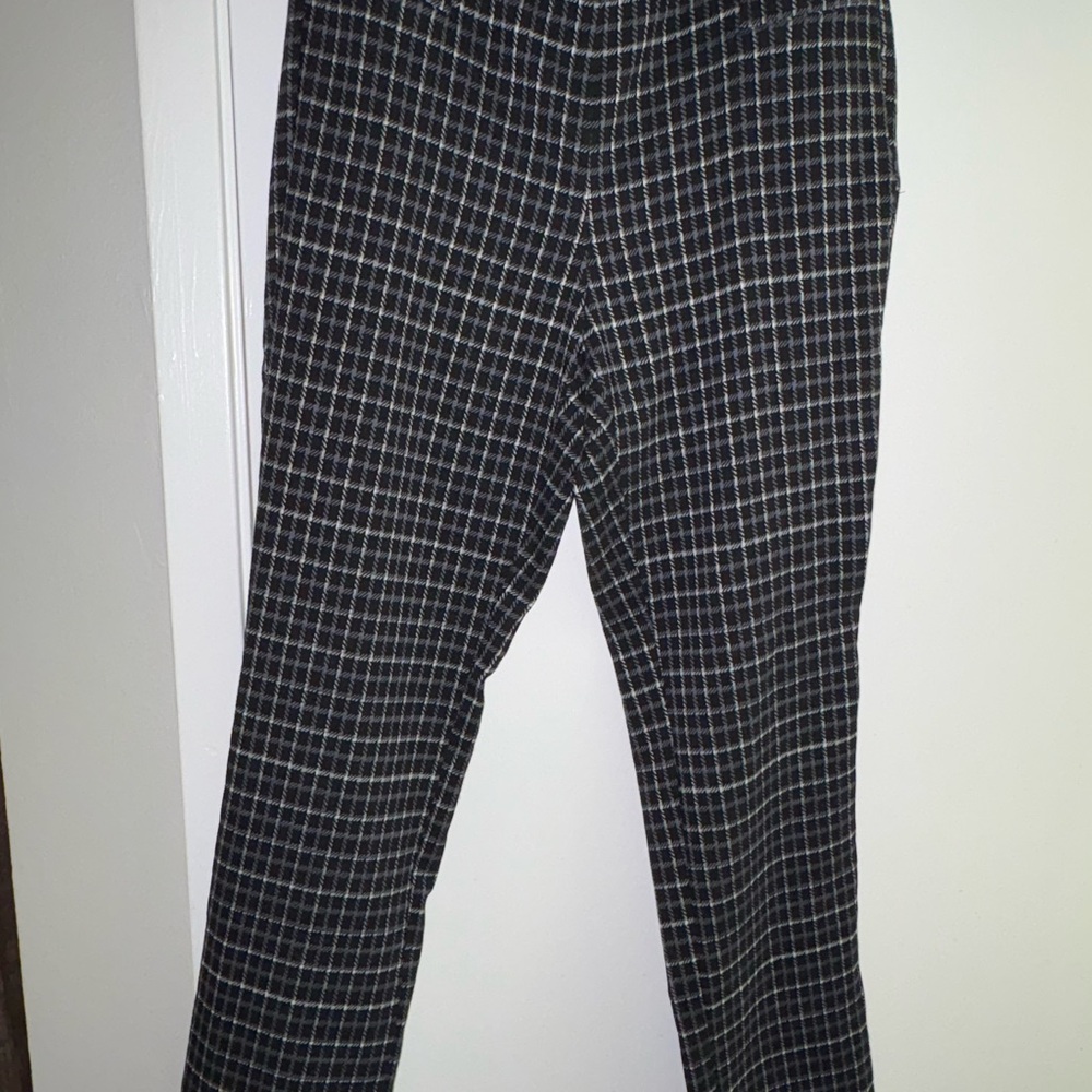 Liz Claiborne Black and White Pantsuit with Windowpane Pattern